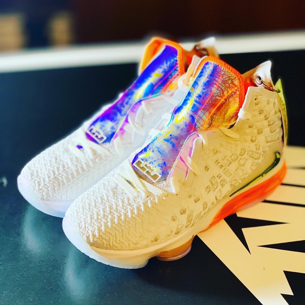 SOLD!!NIKE LEBRON 17 - Picture 3 of 8
